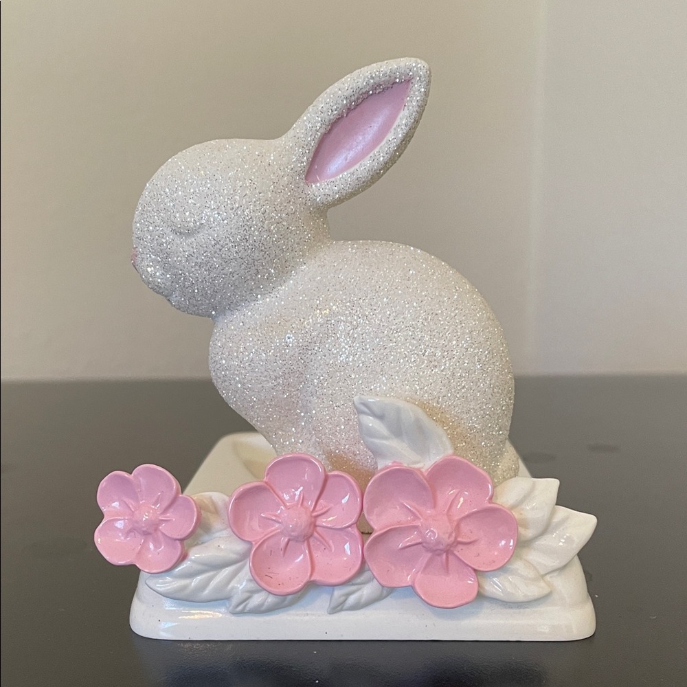 ❤️SOLD❤️New Bath&BodyWorks Glittery White Bunny Soap Holder
